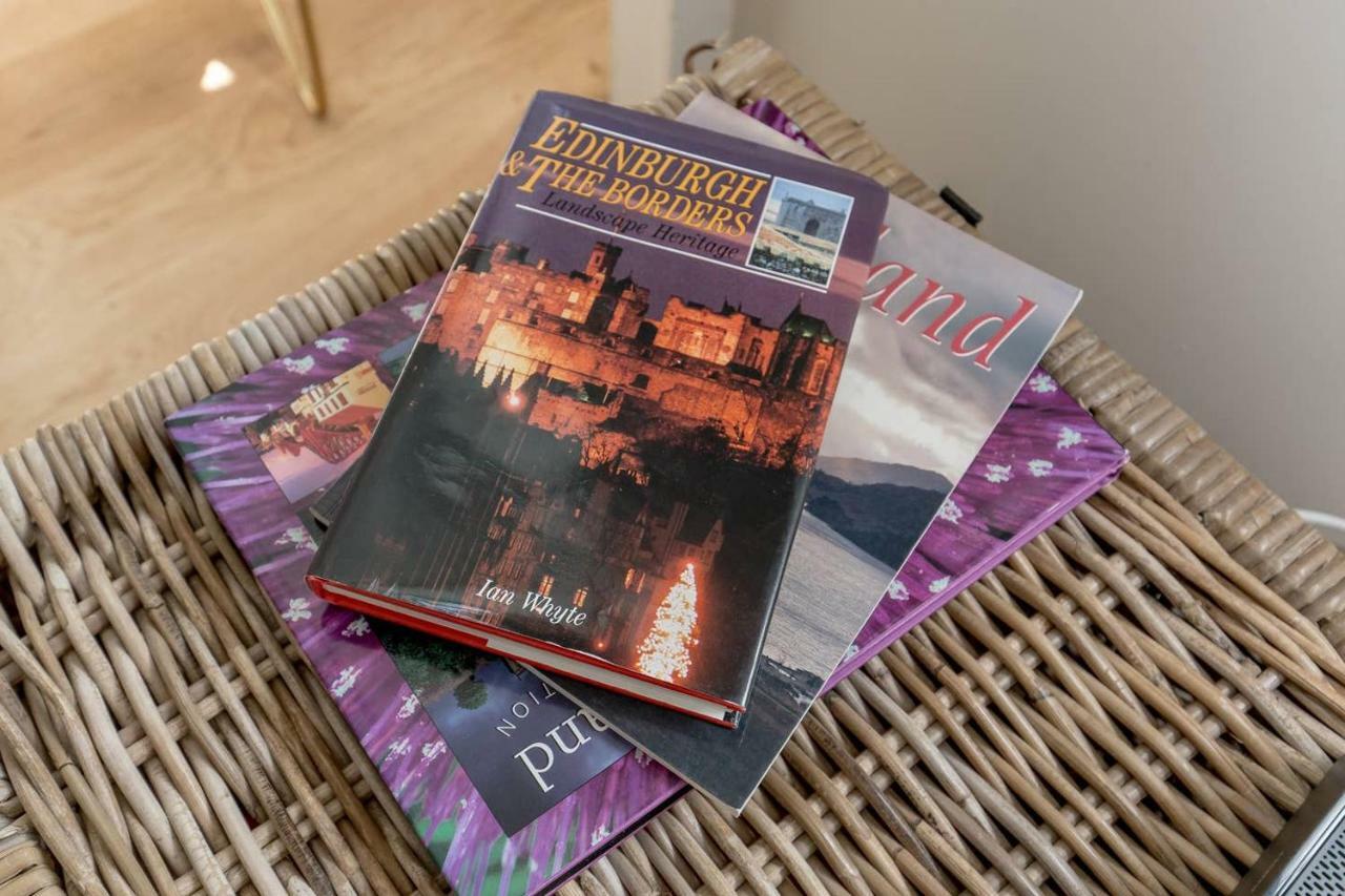 Altido Elegant Georgian 2-Bedrm Apt In Heart Of Old Town Apartman Edinburgh Kültér fotó