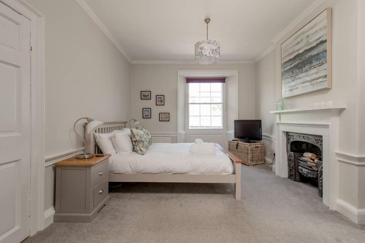 Altido Elegant Georgian 2-Bedrm Apt In Heart Of Old Town Apartman Edinburgh Kültér fotó