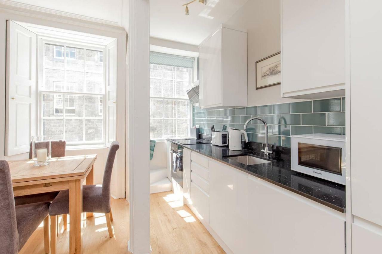 Altido Elegant Georgian 2-Bedrm Apt In Heart Of Old Town Apartman Edinburgh Kültér fotó