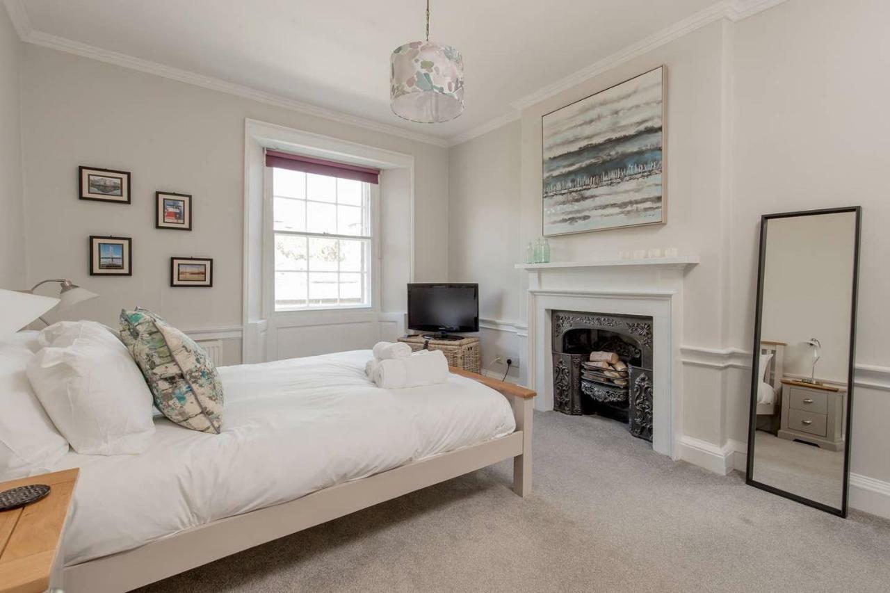 Altido Elegant Georgian 2-Bedrm Apt In Heart Of Old Town Apartman Edinburgh Kültér fotó
